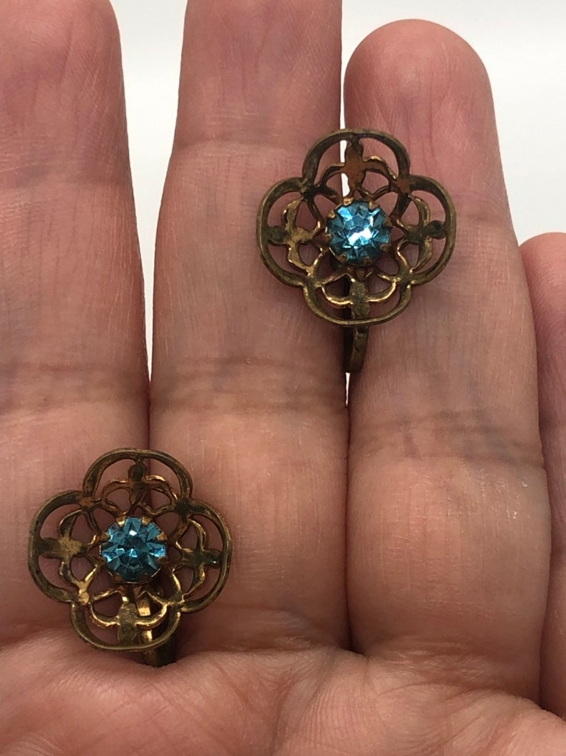 Vintage Coro Screwback Earrings Blue Rhinestone Gold Tone Flower Shape