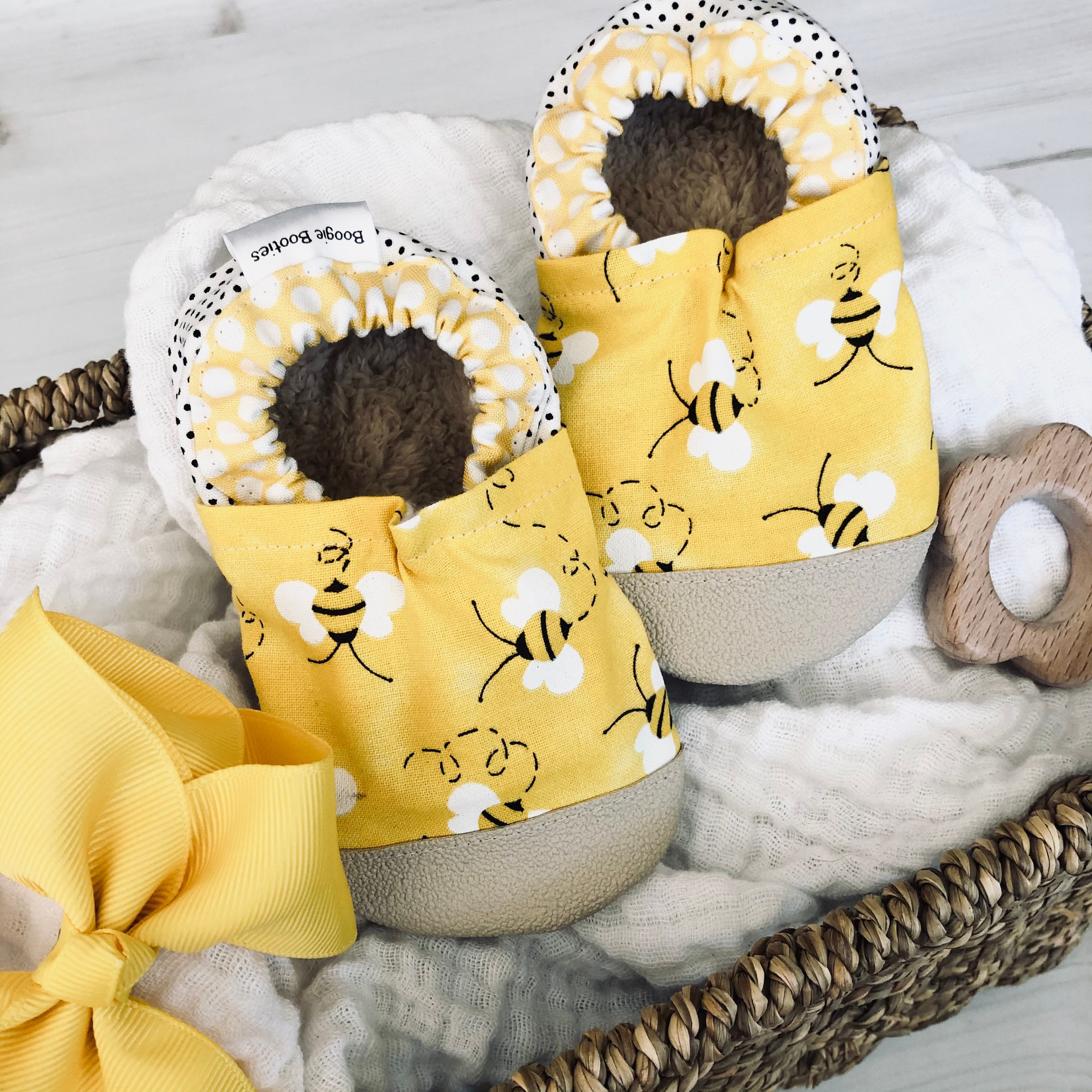 klynke tag et billede Ocean Bee Baby Shoes Girl Baby Booties Yellow Soft Sole Shoes Bee - Etsy