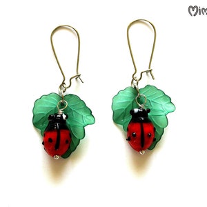 Glas Marienkäfer Ohrringe, Marienkäfer Lampwork Schmuck, süße Insekt Ohrringe, Teen Mädchen Ohrringe, Lampwork Murano Glasohrringe, Tochter Geschenk