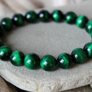 Green Tiger Eye Bracelet, 10mm Tigers Eye Bracelet, Tigers Eye Wrist Mala, Tigers Eye Jewelry, Green Bead Bracelet, Green Wrist Mala