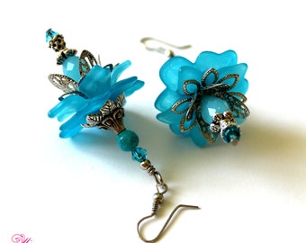 Orecchini di fiori azzurri, orecchini floreali blu turchese, orecchini con lampadario pendente, orecchini di cristallo da donna, regalo di compleanno per lei