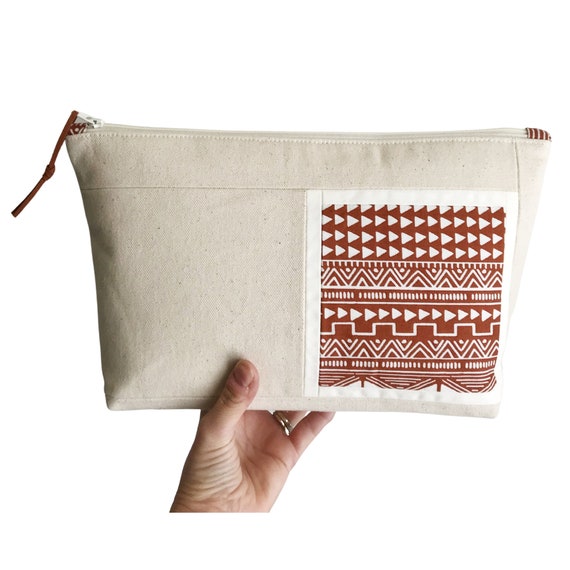 Bag Sewing Pattern, Fussy Cut Bag, Charm Square, Sewing Bag Tutorial, Sewing Video Tutorial, Makeup Bag Pattern, Zipper Pouch Pattern