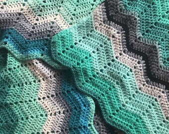 Mantas afganas tejidas a mano / Manta de tamaño completo / Manta con rayas en zigzag y chevron en verde azulado degradado / Manta con rayas en zigzag y chevron en marrón beige degradado