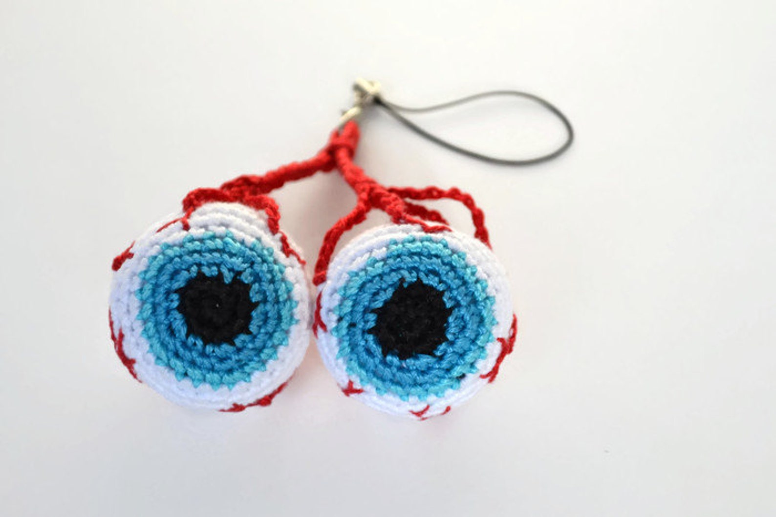 Crochet eyeballs hecho a mano Azul Eyeball Crochet Keychain Etsy