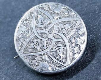 Antique Sterling Silver Circular Button Brooch  - Ivy Leaf Celtic Design - 5.5g