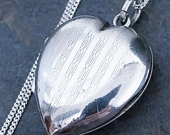 Antique Sterling Silver Heart Locket - Art Deco Style with 18" Chain - 4.5g