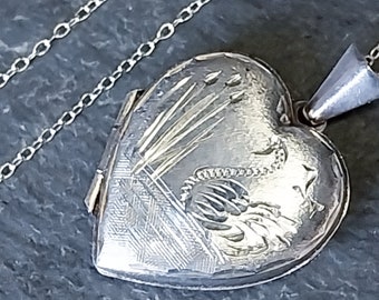 Vintage SILVER HEART Locket Necklace - Swan Design on 18" chain - 4.8g