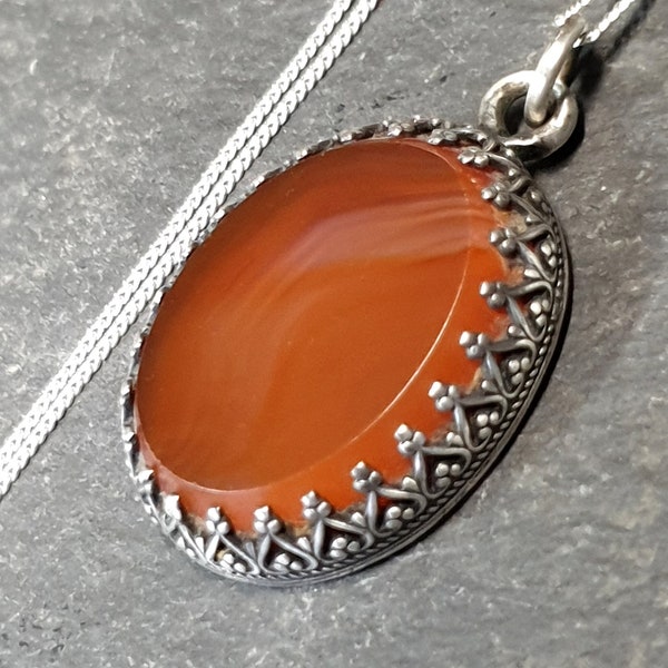 Collier pendentif antique en agate cornaline sur chaîne de 20 po - 6,9 g