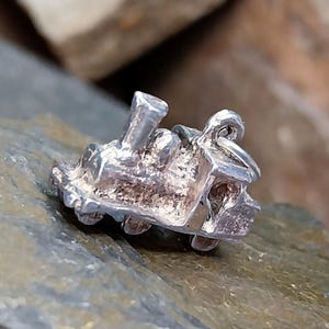 SILVER STEAM TRAIN Charm - Miniature Vintage model - 2.7g