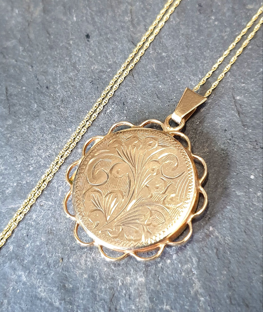9ct GOLD CIRCLE LOCKET Necklace Victorian Style With Etsy