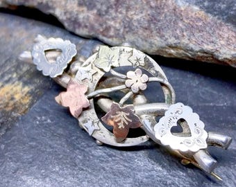 ビクトリア朝の三日月形のハート型ブローチ - 1899年刻印 - 4.3g