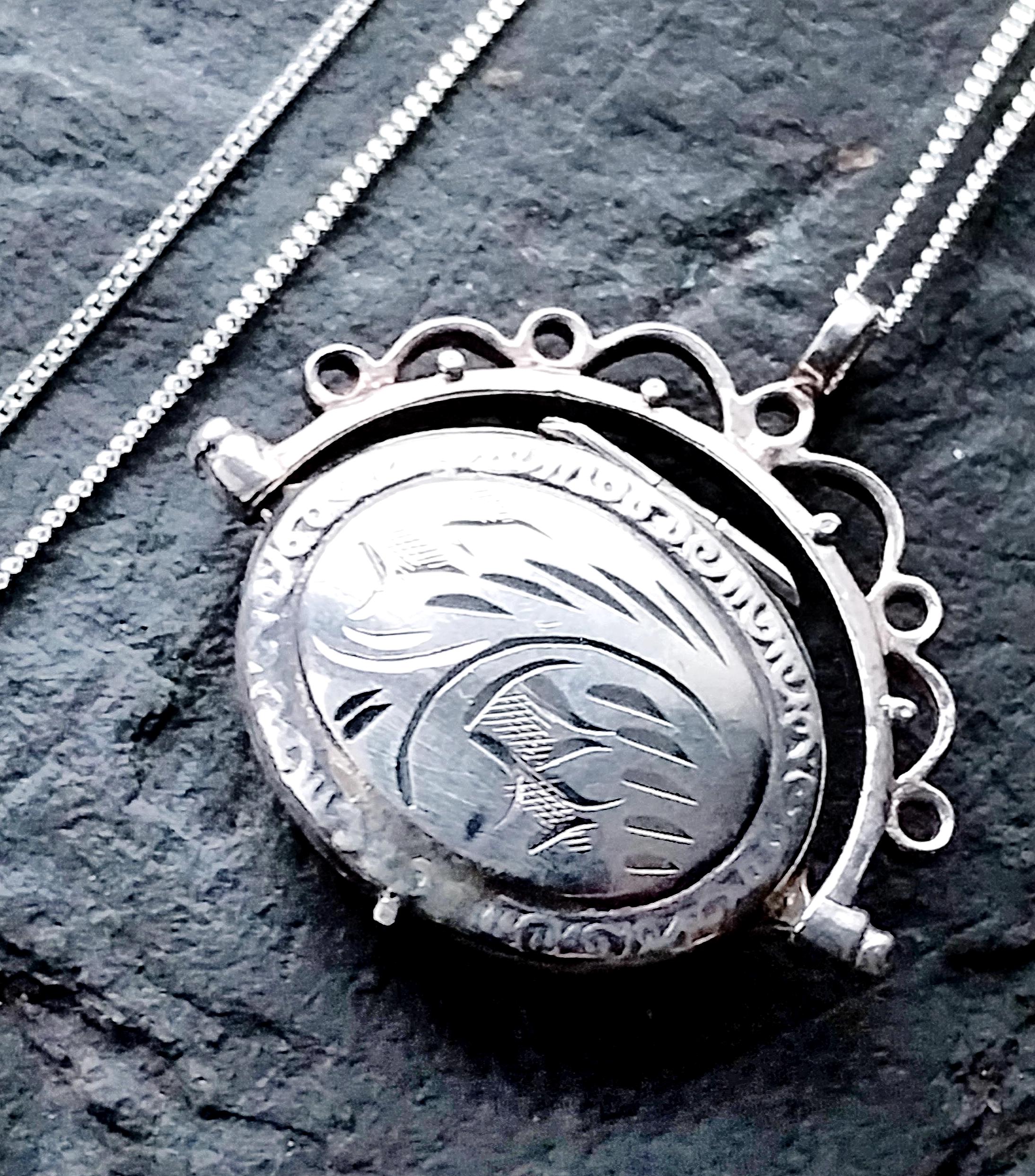 Vintage Sterling Silver SWIVEL Spinner LOCKET on 18
