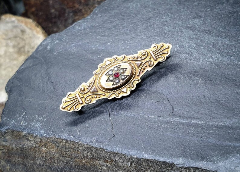 Victorian 9ct GOLD LOCKET BROOCH Seed Pearls /& Ruby 2.2g