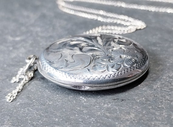 Antique/Vintage Large Oval LOCKET - Sterling Silv… - image 7