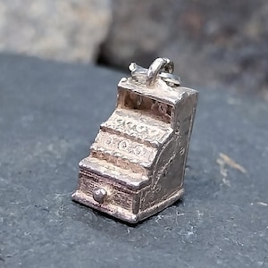 Till Charm Old fashioned Shopkeeper Cash Register - Bracelet - 1.8g