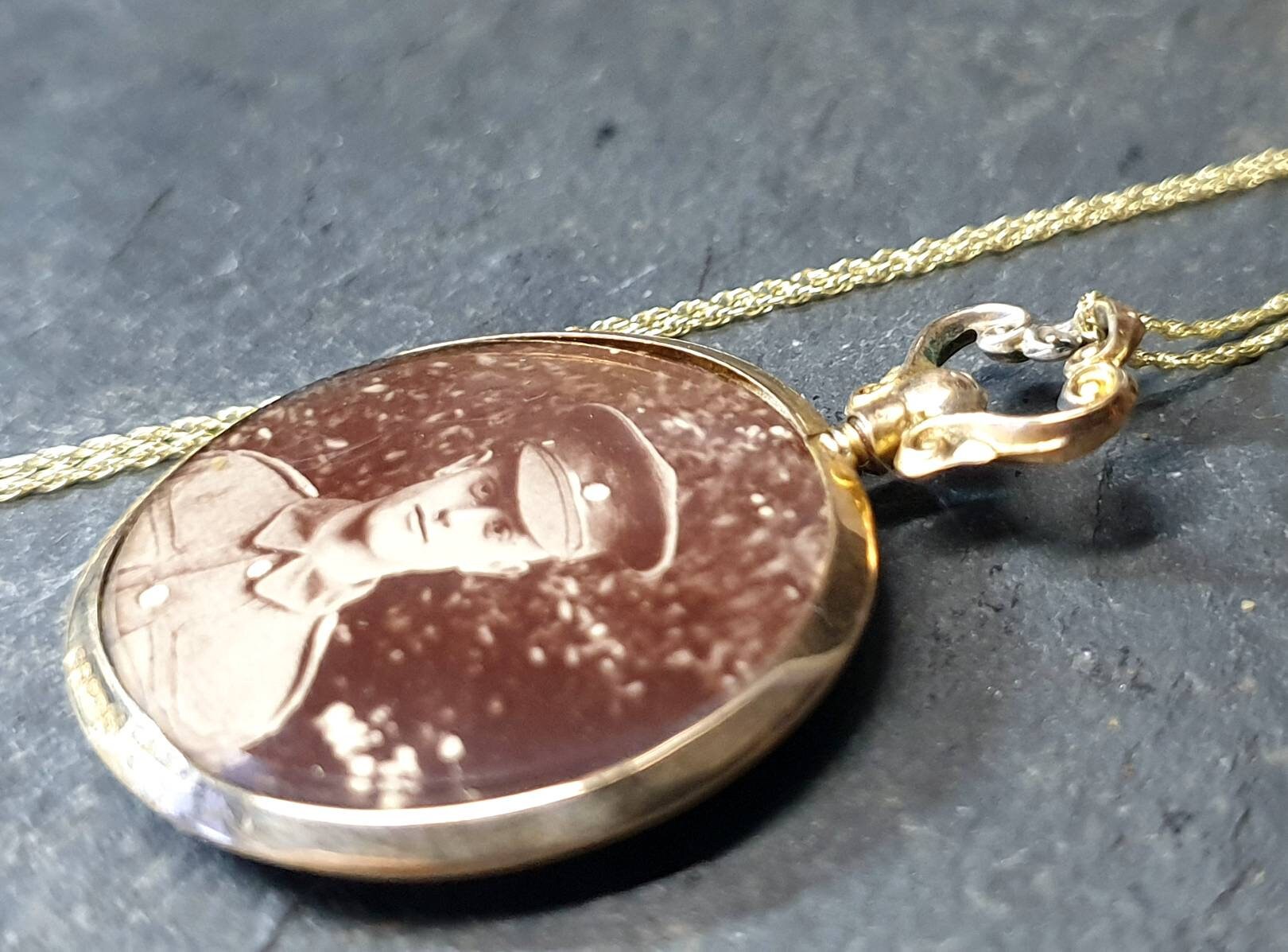 ビクトリア朝時代の9カラットゴールドフォトロケットフォブ/ペンダント