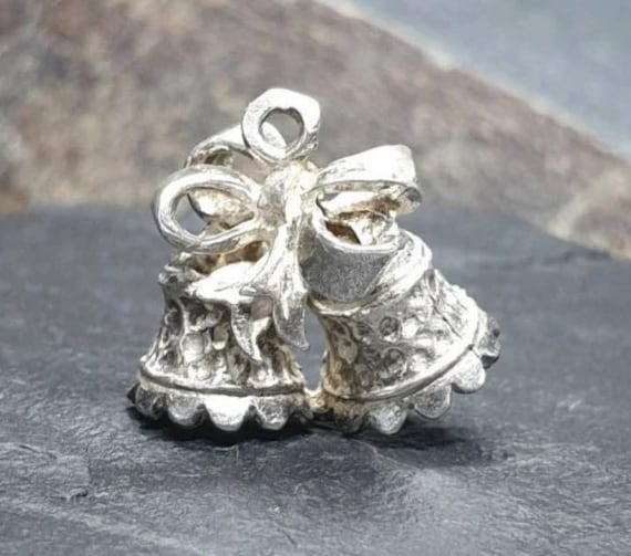 Bracelet Vintage Argent 925 Avec Charms Mariage - Clochettes Et Boîte à Alliances, Occasion En Bon état, France