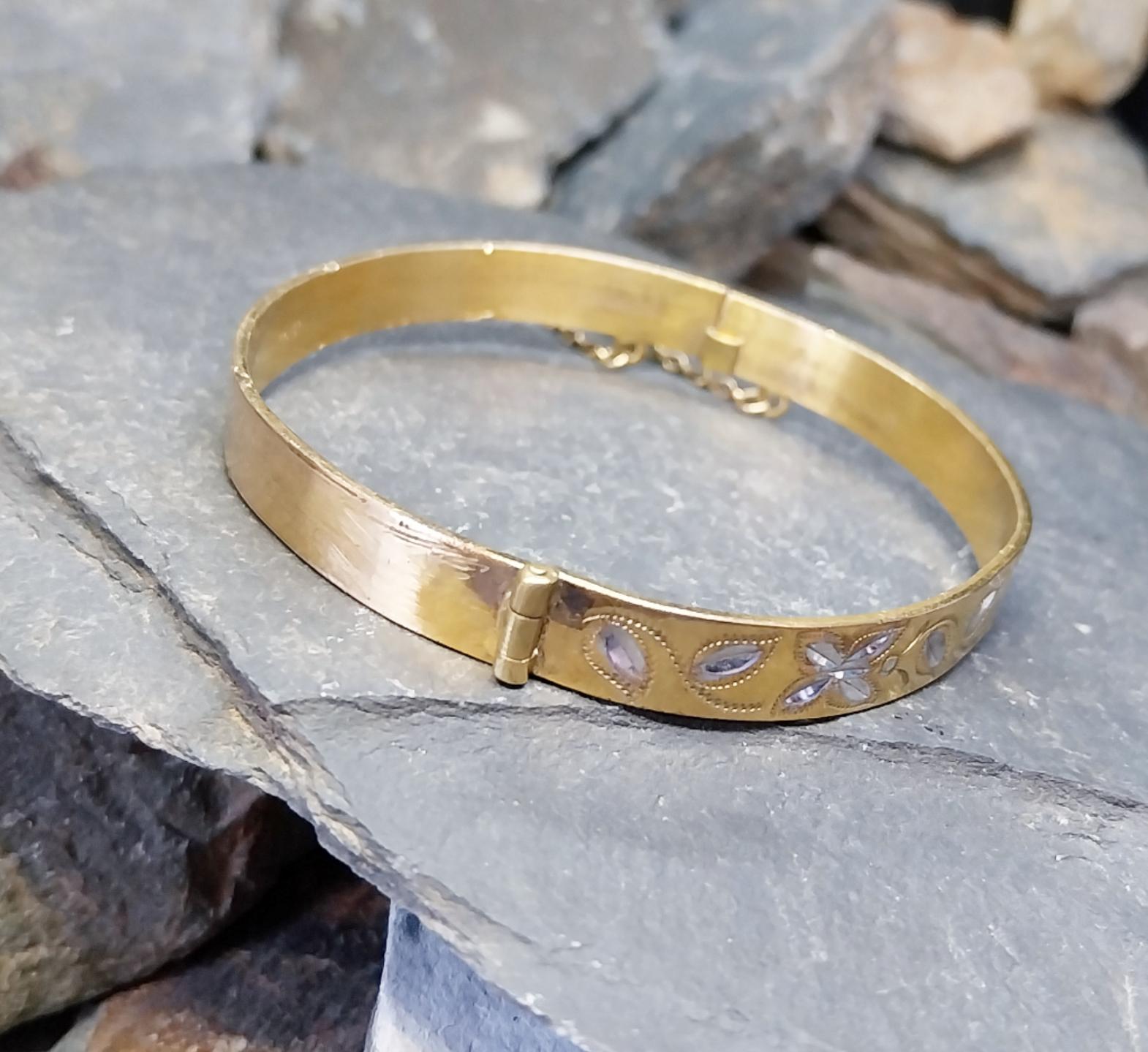 Vintage 9ct Rolled GOLD BANGLE - White Floral Design With Safety