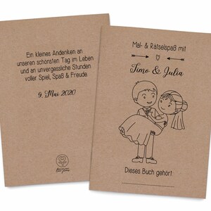 Puede incluir: Una tarjeta marr&oacute;n con una ilustraci&oacute;n en blanco y negro de una pareja. El texto en la tarjeta dice "Mal- & R&auml;tselspa&szlig; mit Timo & Julia. Dieses Buch geh&ouml;rt:"