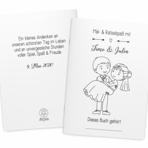 Puede incluir: Un libro para colorear en blanco y negro con una ilustraci&oacute;n de dibujos animados de una novia y un novio. El texto de la portada dice "Mal- & R&auml;tselspa&szlig; mit Timo & Julia". El texto "Dieses Buch geh&ouml;rt:" est&aacute; en la parte inferior de la p&aacute;gina.