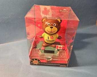Figurine bobblehead , ourson "J'aime le Canada", énergie solaire