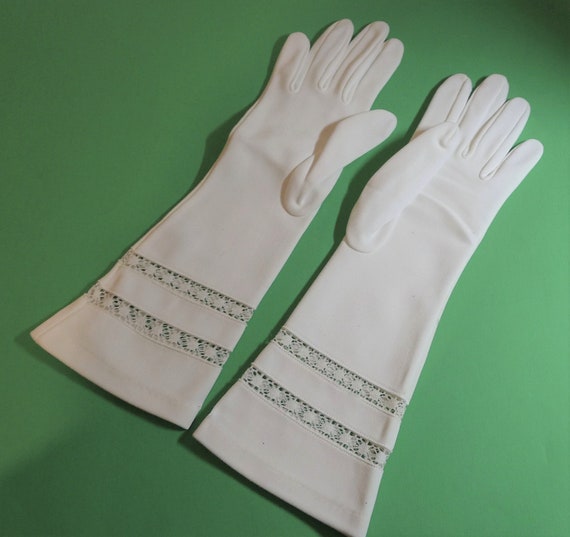 Superb pair of KAYSER long white/ivory nylon glov… - image 2