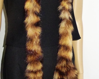 Beautiful vintage raccoon boa in excellent condition -Long boa en chat sauvage des années 70