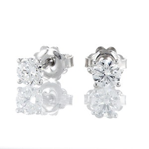 Round stud diamond earrings, stud earrings, 1.09 carat D VVS1 IGI certified round shaped diamonds, Solitaire earrings, Lab Created, gold