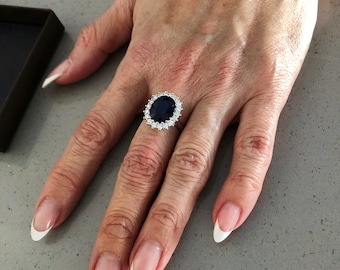 Diana Saphirring, Diana Verlobungsring, Saphirring, Saphir und Diamant Ring, Diamantring, Diamant Halo Ring, Diana Ring, blauer Ring