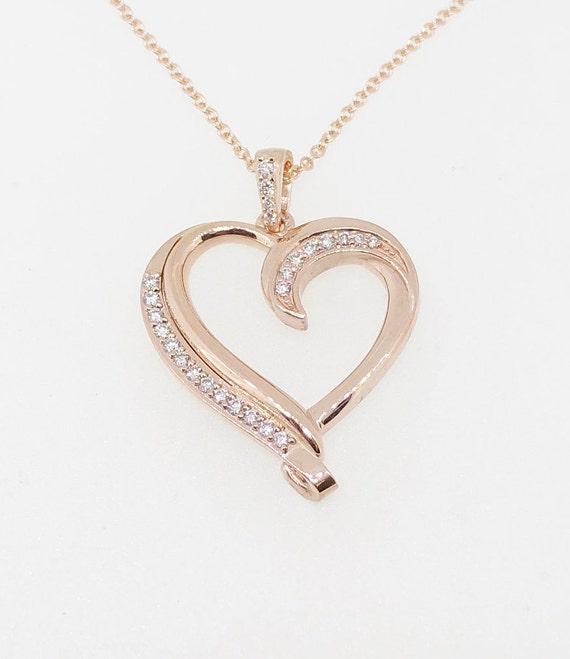 Heart Shaped Diamond Pendant And Gold Necklace - Picture Of Heart Diamond Pendant Heart Shaped Diamond Pendant And Gold Necklace - Picture Of Heart Diamond Pendant