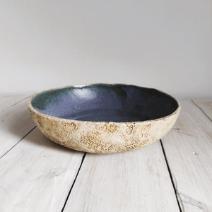 Große 30,5 cm große Dekoschale, Servierplatte aus Keramik, große Servierplatte aus Steinzeug, große Tischdeko, Servierplatte im Boho-Stil