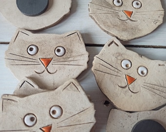 Handmade cat magnet, unique ceramic cat's head, pottery fridge magnets, handpainted refrigerator magnets, pottery cat, gift for cat lovers