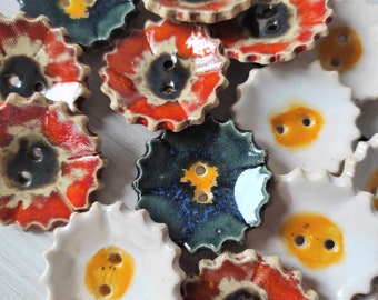 Handmade ceramic flower buttons, unique daisy pottery button, hand painting beautiful cornflowers, sunny marigolds, to decorate your clothes