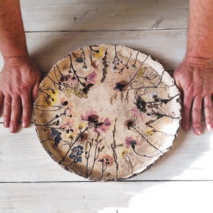 Großer dekorativer 13-Zoll-Teller, Keramikplatte, große Keramikplatte, Blumenplatte, Steinzeug, große Tischdeko, Serviertablett, niedliches Tablett im Boho-Stil.