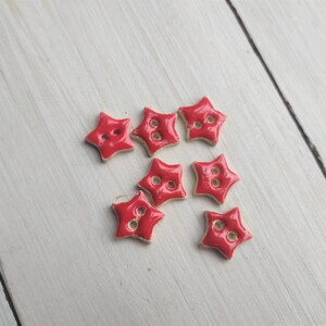 Handmade ceramic buttons, star pottery buttons, colorful star-shaped buttons for dresses, buttoned shirts, caps, unique stoneware jewelry Red