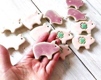 Handmade pig magnet / Ceramic pottery fridge magnet pigs / Lucky pig with a clover / unique pigs magnet with clover will bring you good luck