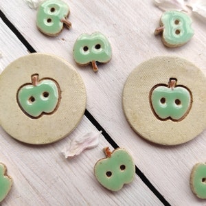 Ceramic handmade buttons, pottery button, apple motif, hand painted apple, stoneware minimalist green apple, modern jewelry for apple lover