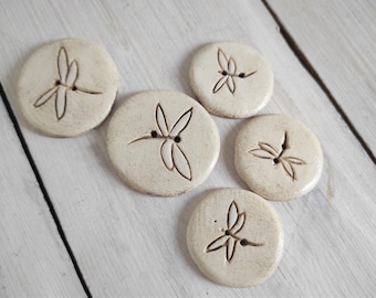 Handmade ceramic buttons / only one large button with a dragonfly motif / unique pottery button / ceramic dragonfly boho style handpainting