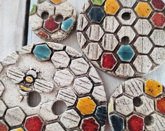 Ceramic buttons Honeycomb for cardigans, large bee button pottery, unique buttons for beekeeper bee and natur lover, handpainting boho style