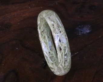 Anello di fede nuziale di muschio, Anello di muschio e resina, Anello naturale di muschio, Anello di fascia di muschio verde, Anello di nozze da donna, Gioielli di muschio, Anello di muschio, Anello della foresta