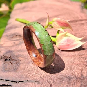 Real Fern wood ring. Wood ring with real Fern. Forest women ring with real Fern. Wooden ring for women. Fern Ring. Redwood rings. Wood ring