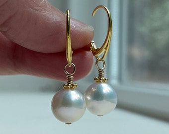 White Pearl Earrings, Gold Lever Back Earrings, June Birthstone Jewelry, Classic Pearl Earrings, Mother's Day Gift