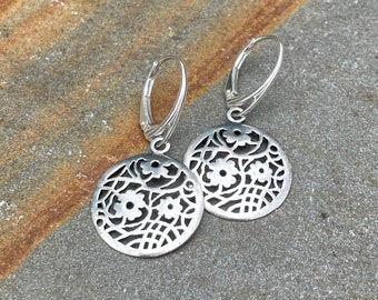 Boucles d'oreilles levier en argent sterling, boucles d'oreilles pendantes pendantes, boucles d'oreilles fleurs en argent, cadeau pour la fête des mères