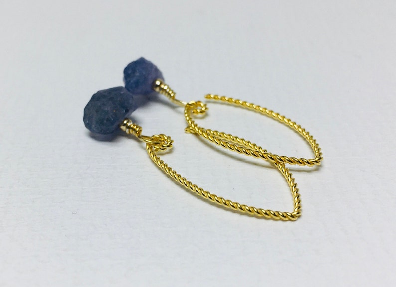 Raw Tanzanite EarringsGold EarringsNugget EarringsDangle EarringsLavender Blue EarringsDecember EarringsMother/'s Day GiftGift for Her