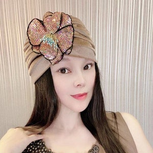 Turbante de veludo com flores, turbante da moda feminina, presentes personalizados para mulheres, turbantes completos, boné de turbante, feriado
