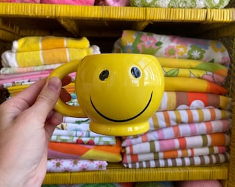 Vintage smiley mug