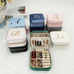 Custom Velvet Travel Jewelry Case,Personalized Jewelry Box,Bridesmaid gift,single party gift,gift for her,Mother's Day Gift
