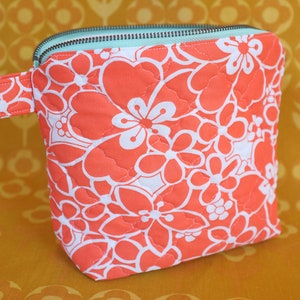 Rétro Tissu Wash Bag, Maquillage, Toilette, Original 70's Fabric, Rose, Vert, YKK Zipper, Flower Power image 1