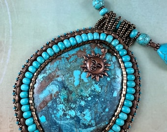 Ręcznie robiony naszyjnik z koralikami z turkusu magnezytowego