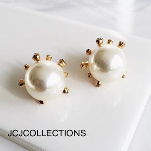 Double Side Pearl and Crystal Earrings image 2